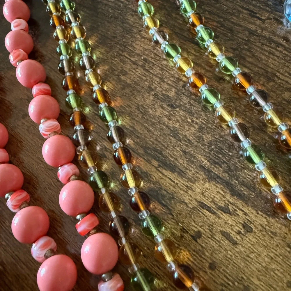LOT of vintage jewelry. - Picture 8 of 15